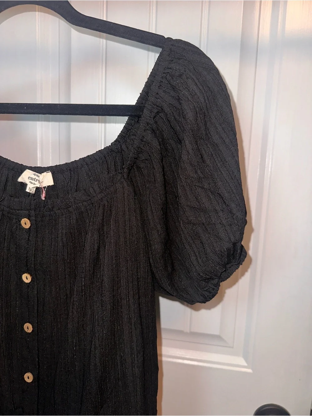 NWT Entro Size Medium Black Puff-Sleeve Romper with Button Front